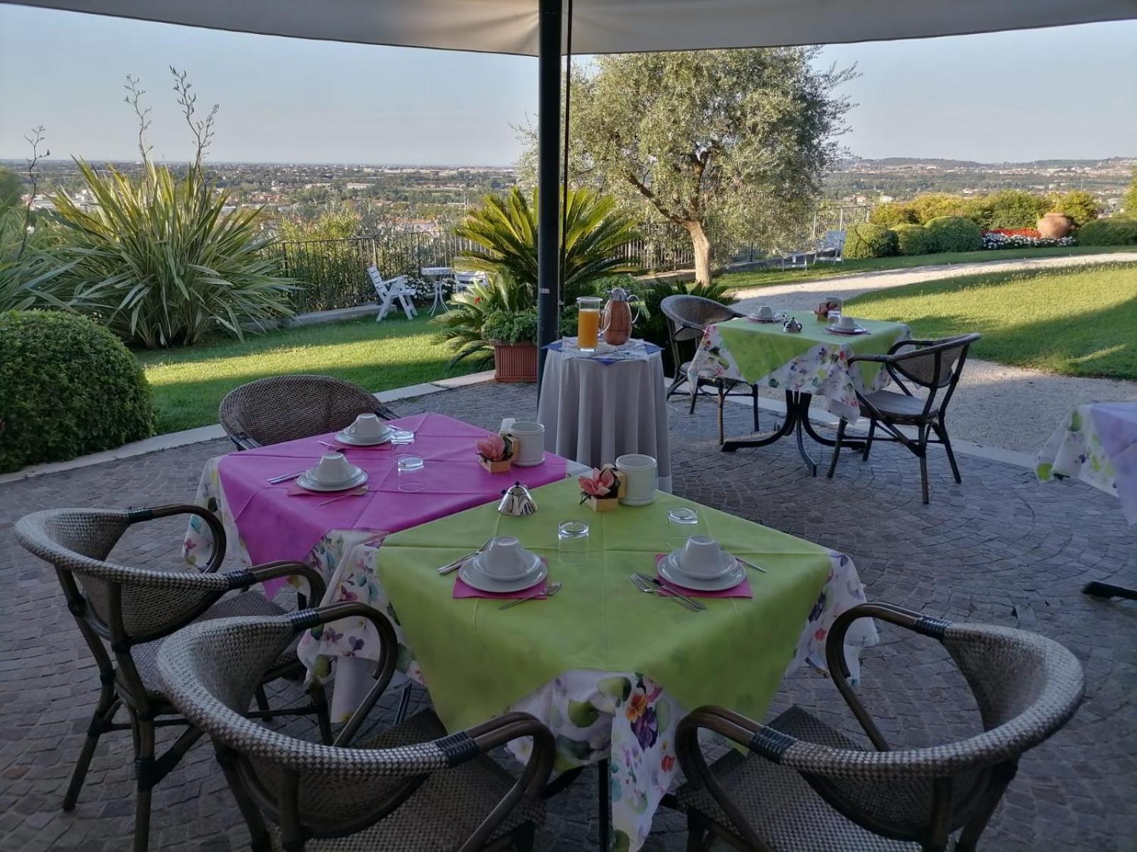 Villa Archi B&B San Pietro in Cariano Exteriör bild